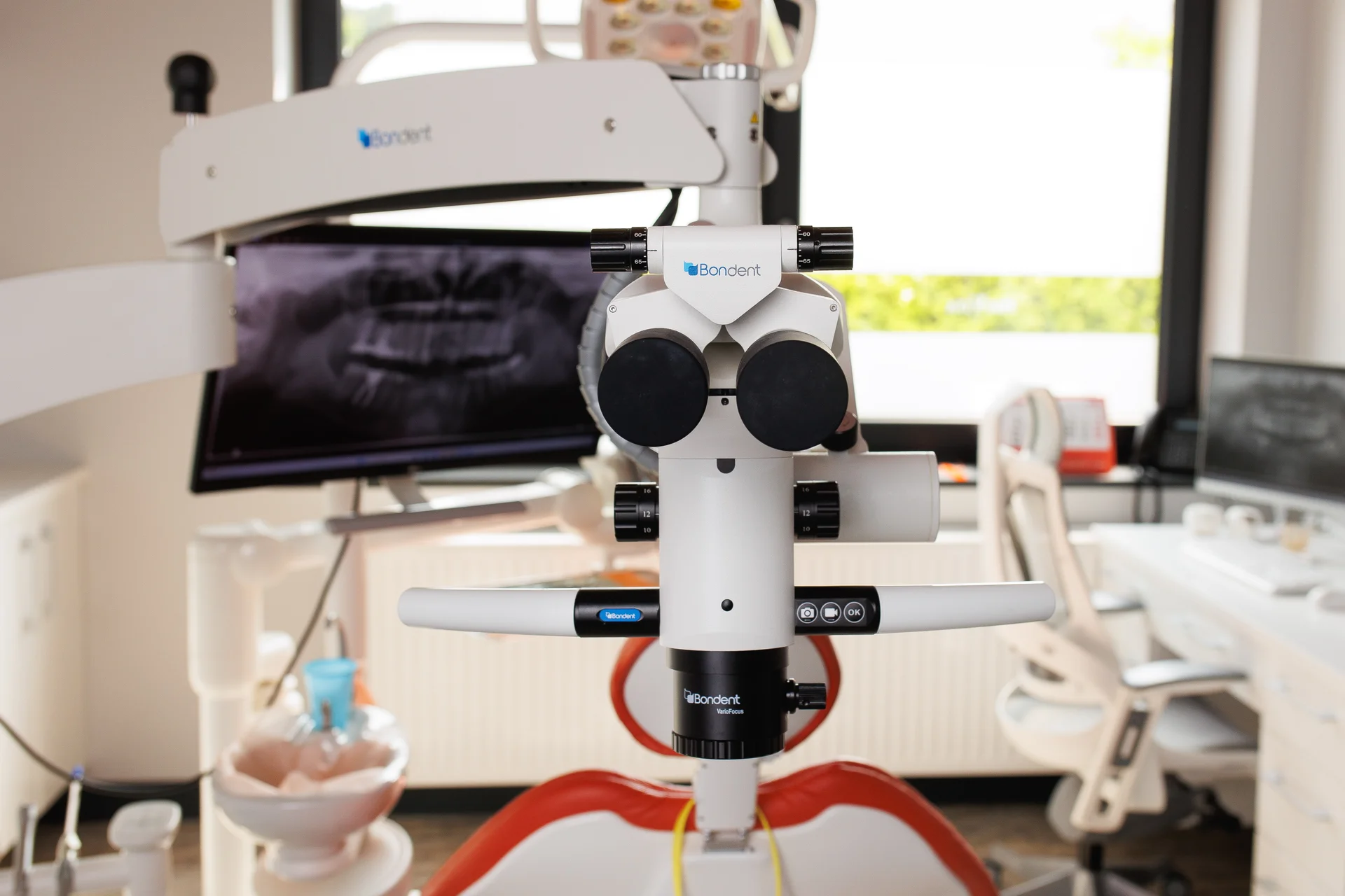 Diagnostyka endodontyczna pod mikroskopem